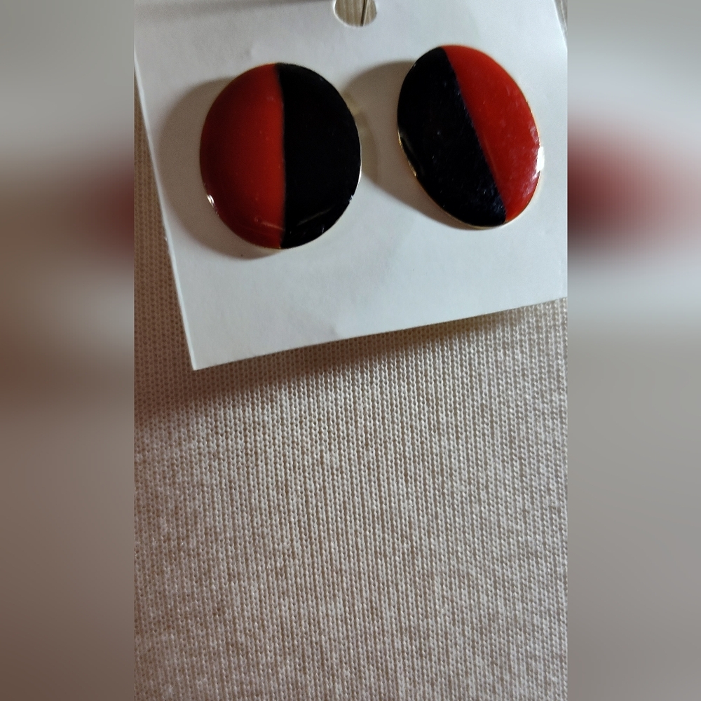 Red and Black Enamel Oval Earrings